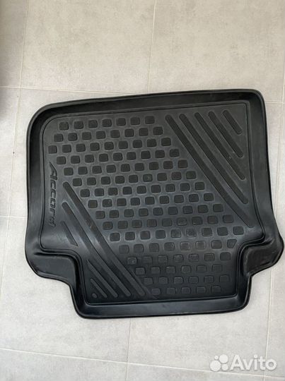 Задние Резиновые коврики Honda Accord IX