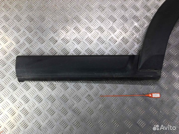 Молдинг двери задней левой Land Rover Discovery DGP000154 276DT