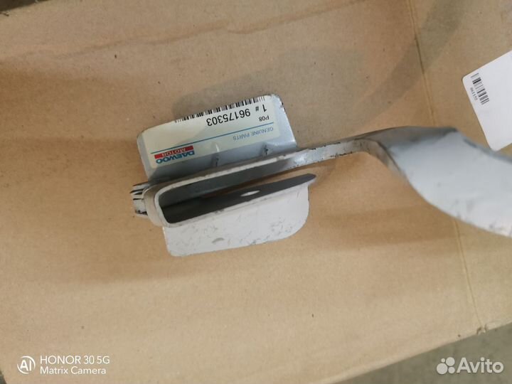 Петля капота левая daewoo Nexia