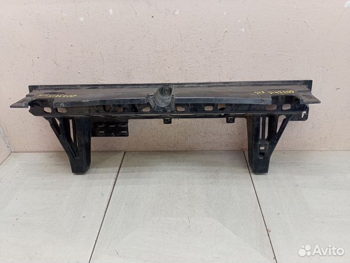 Кронштейн заднего бампера