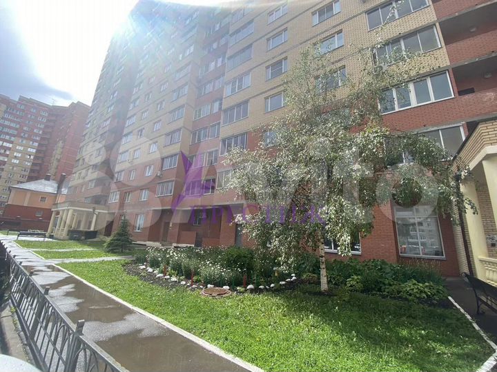 2-к. квартира, 77 м², 8/17 эт.