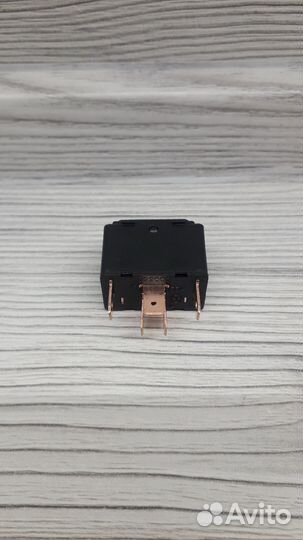 Кнопка стеклоподъемника audi 80 90 100 A6