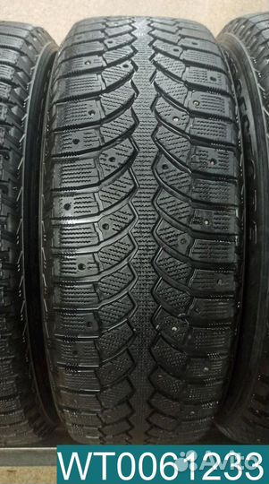 Bridgestone Blizzak Spike-01 235/65 R17 95T