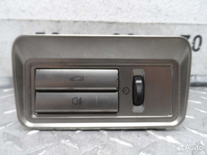 Панель управления магнитолой Jaguar XF X250 8X2311