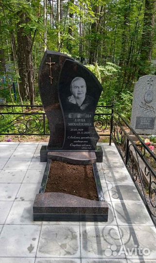 Памятники в Серове