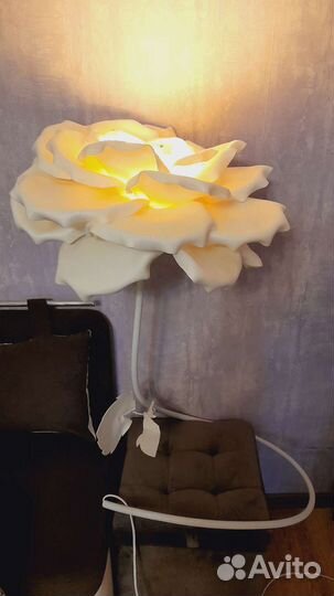 Лампа напольная цветок