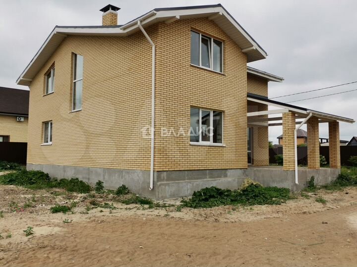 Дом 177,2 м² на участке 7,5 сот.