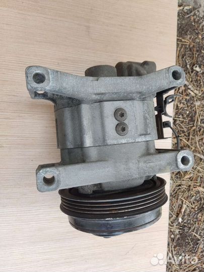 Компрессор кондиционера Subaru 73110AE050