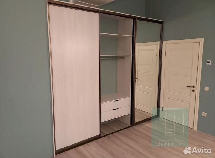 Угловой шкаф