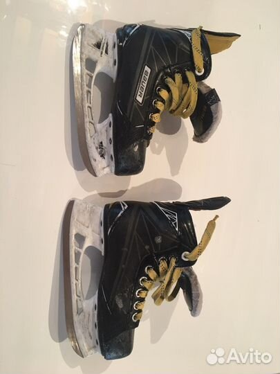 Коньки, детская хоккейная форма