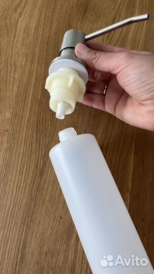 Дозатор в мойку для моющего