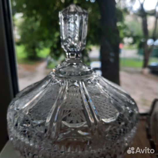 Конфетница на ножке,хрусталь