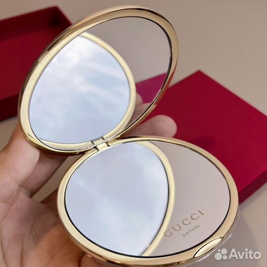 Gucci зеркало