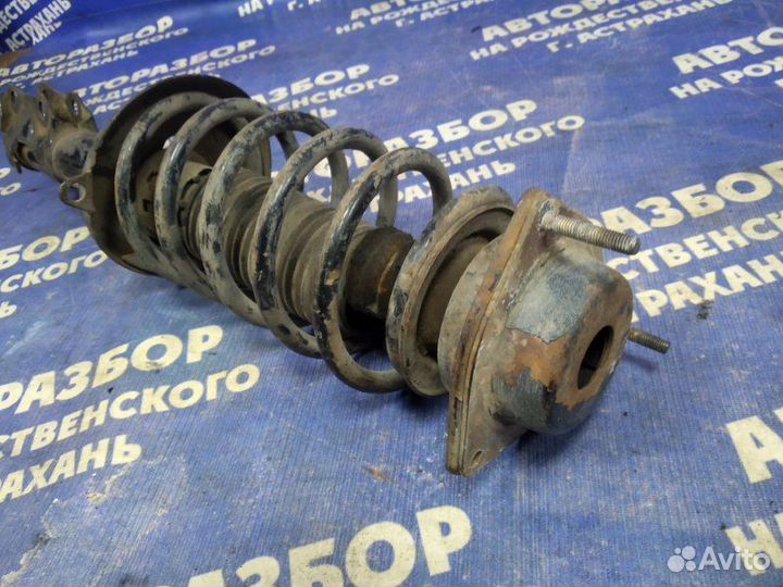 Передняя стойка Volkswagen Passat B3 седан 1992