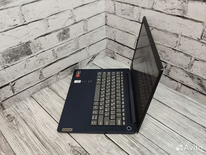 Игровой ноутбук Ryzen 5/Vega8/8Gb/NVMe240Gb/14