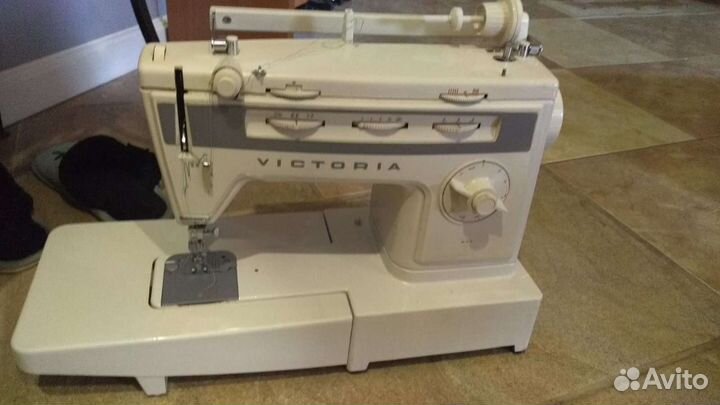 Швейная машина Victoria