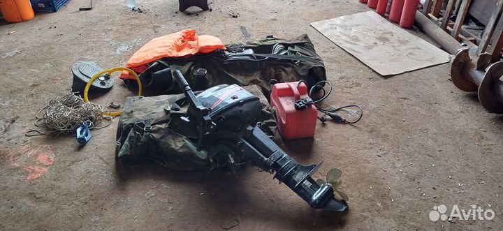 Моторная лодка с мотором 9.8 HDX