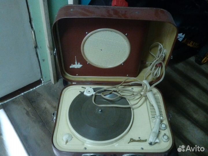 Проигрыватель винила СССР. большой ассортимент