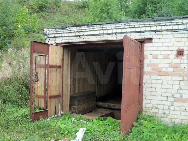 Гараж, > 30 м²