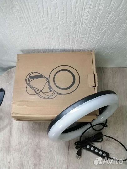 Кольцевая светодиодная лампа