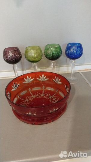 Цветной хрусталь. Бокалы и салатник