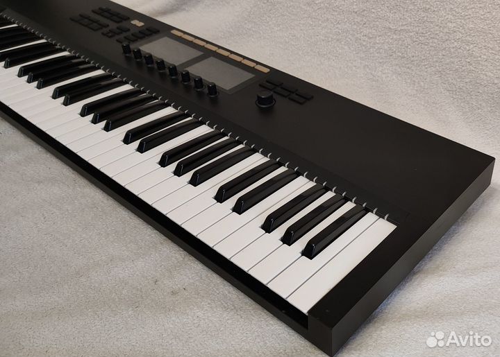 Midi-клавиатура Komplete Kontrol S61 Mk2