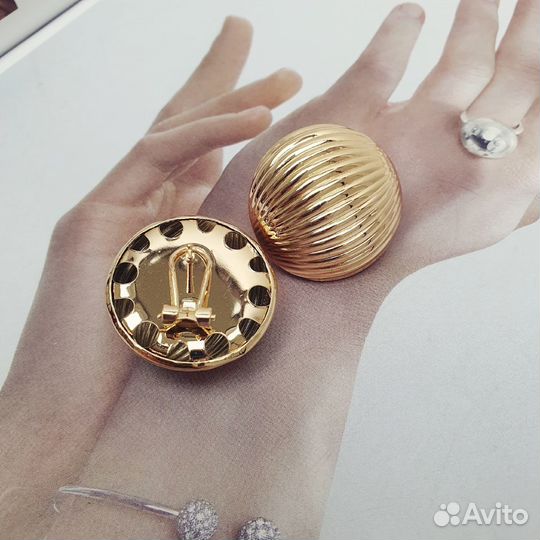 Серьги объемные круглые ребристые