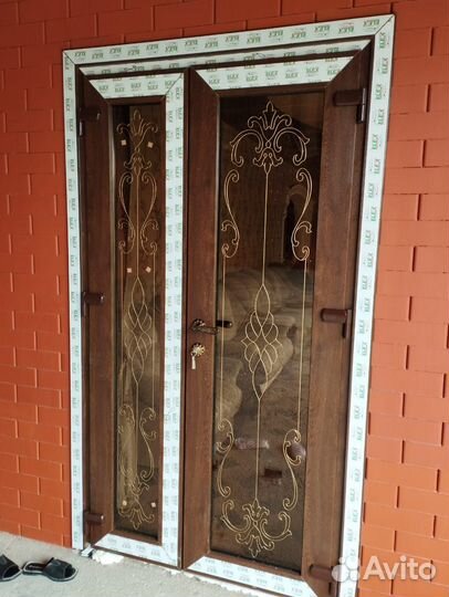 Пластиковые окна и двери витражи