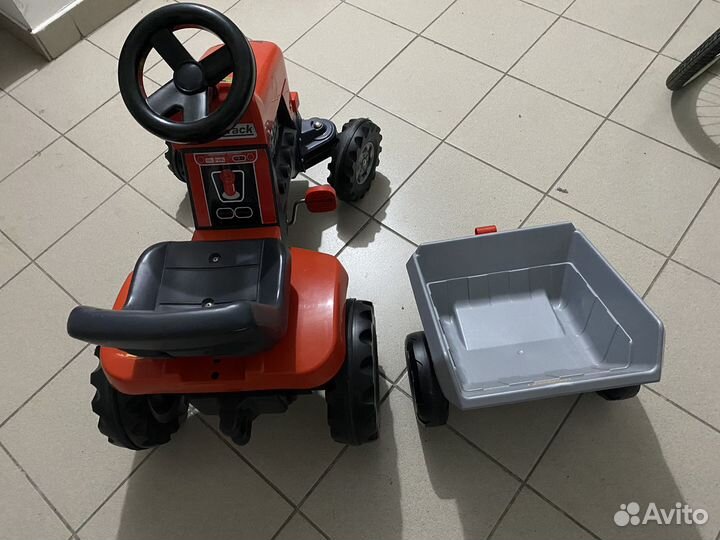 Игрушка трактор с прицепом