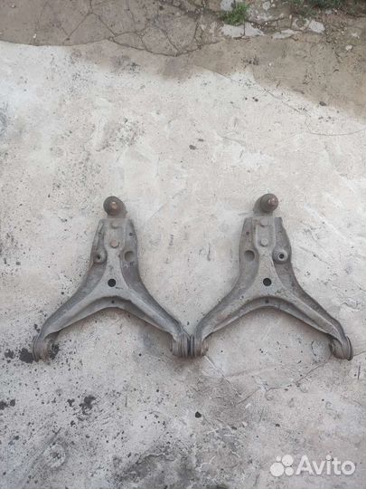 Передние рычаги Audi 80 B3