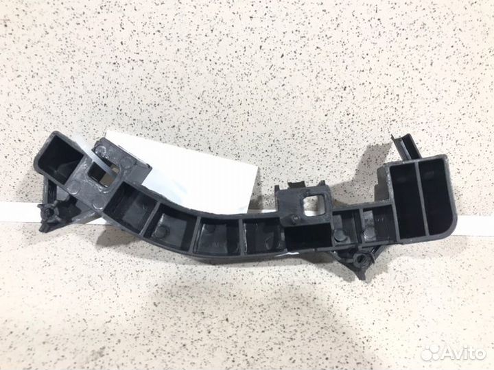 Кронштейн переднего бампера левый Toyota Land