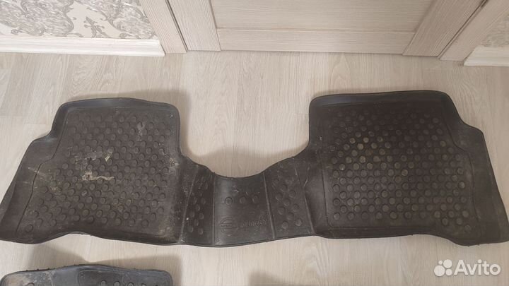 Коврики в салон на Nissan Almera n16