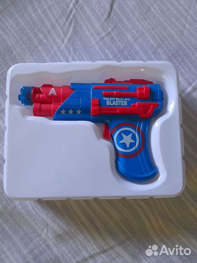Игрушечный бластер