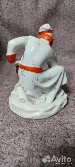 Статуэтка 