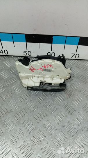 Б/У Замок двери передней правой VAG