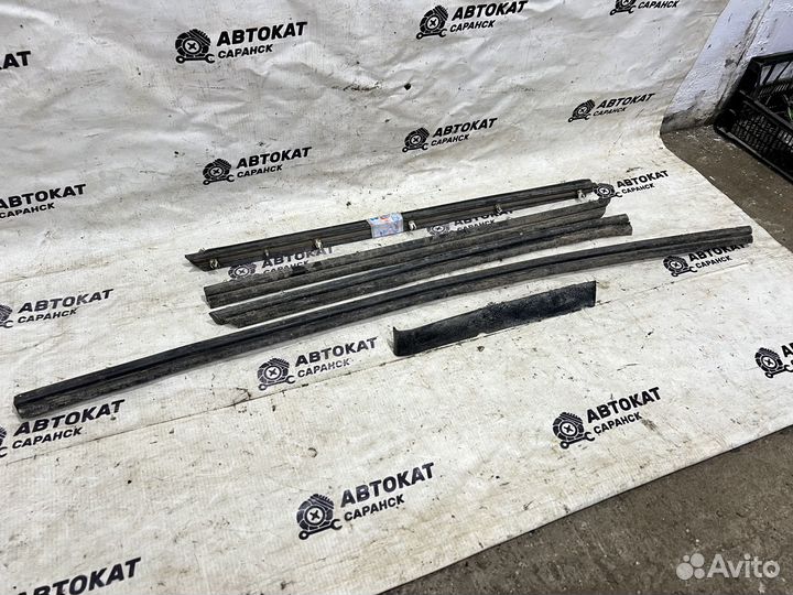 Молдинг двери нижний Mercedes W210