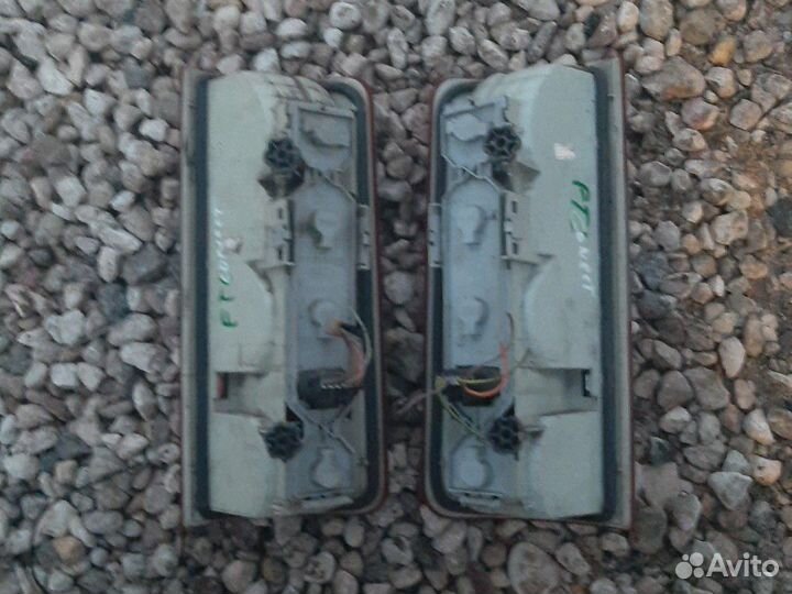 Фонарь Форд Коннект 2002-2013 год оригинал