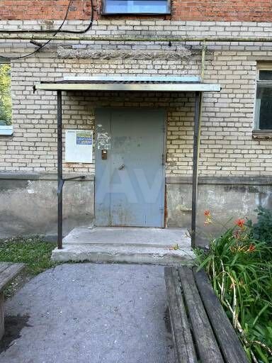 2-к. квартира, 43 м², 1/4 эт.