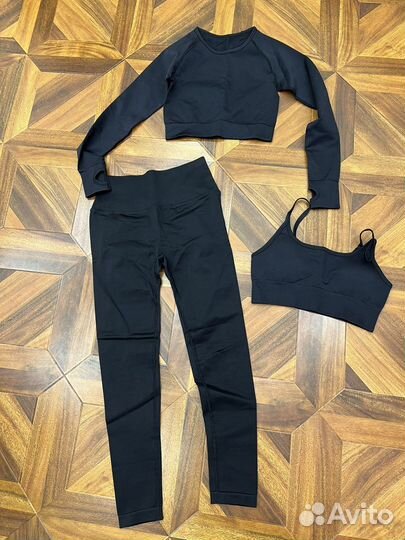 Новый женский костюм для спорта