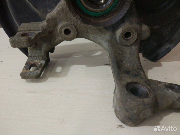 Поворотный кулак задний левый Audi A4 B7 BGB 2005