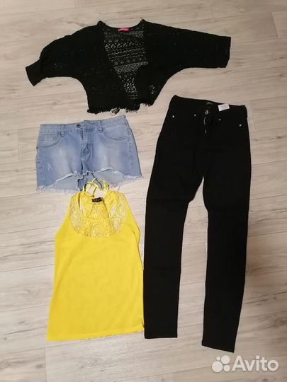 Пакетом новые вещи 42р