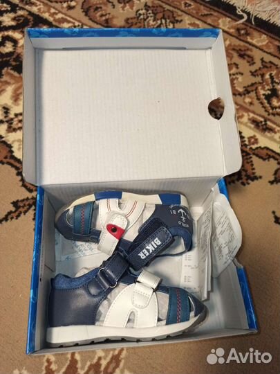 Новые. сандали, дутики зимние