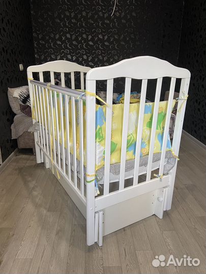 Детская кроватка