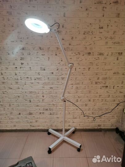 Лампа-лупа косметологическая, новая