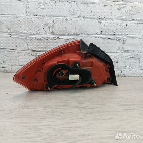 Фонарь задний правый Infiniti G37 V36 2010