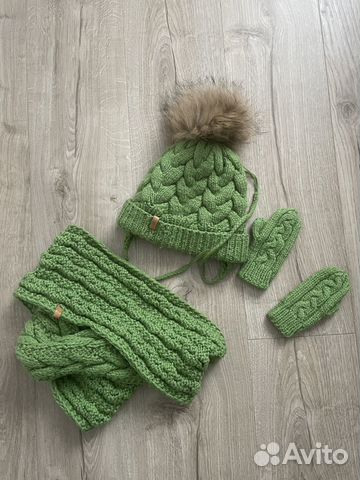 Зимняя детская шапка, шарф, варежки (набор)