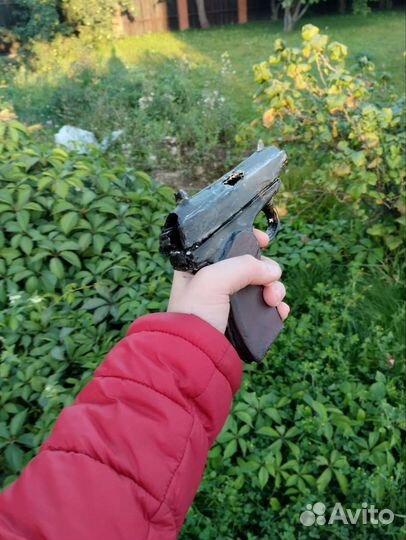 Игрушечный пистолет Макарова