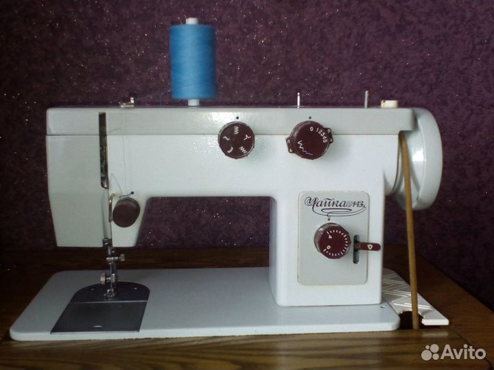 Швейная машина Чайка 143