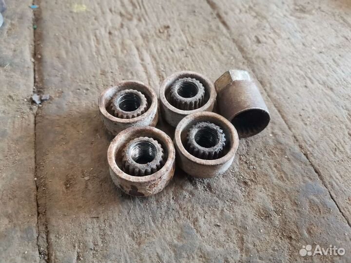 Колесные болты, гайки ваз