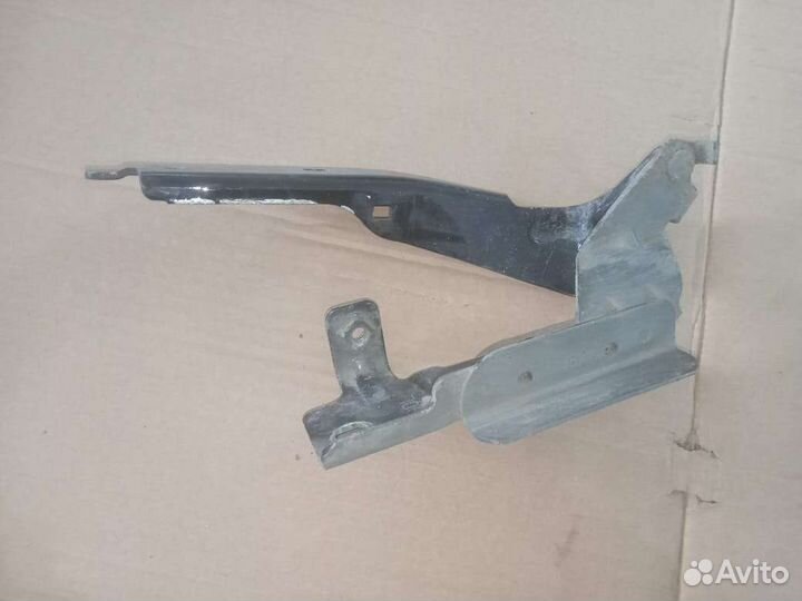 Петля капота Infiniti m35.Nisan fuga y50